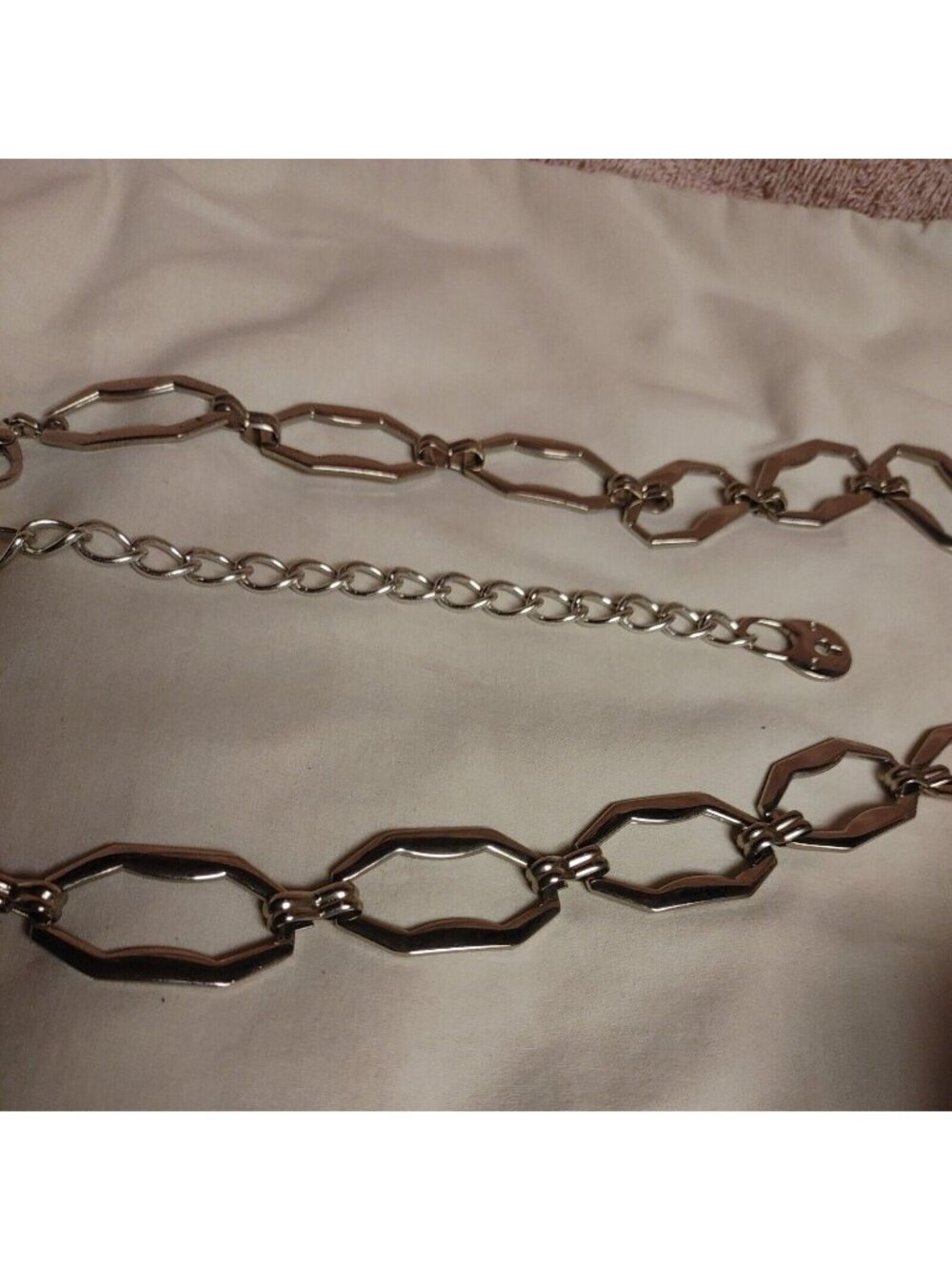 Chain Belt Ovals 29 In. Extension 7 In.  Lobster Clasp  ---  #4